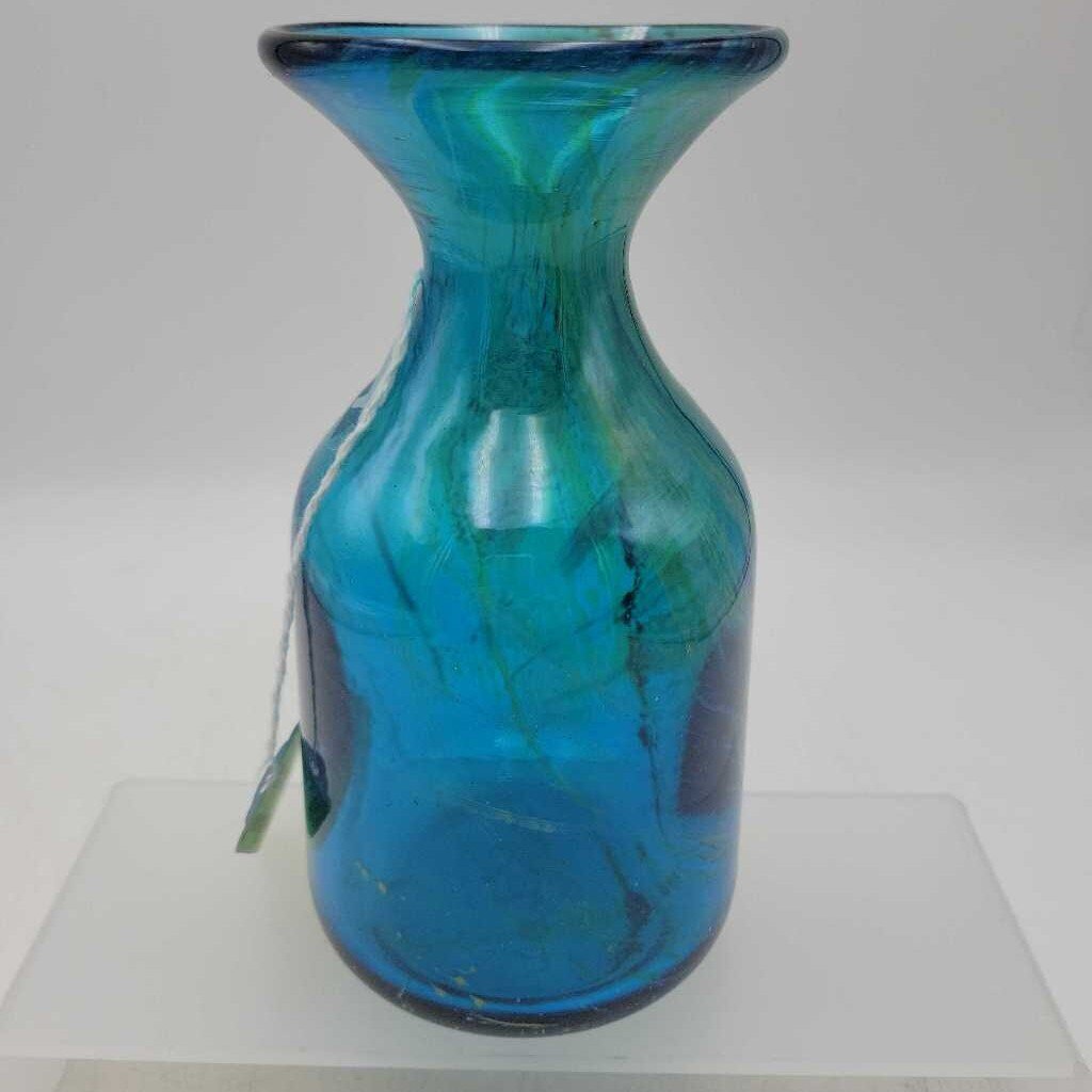 Signed Art Glass vase (DEB)