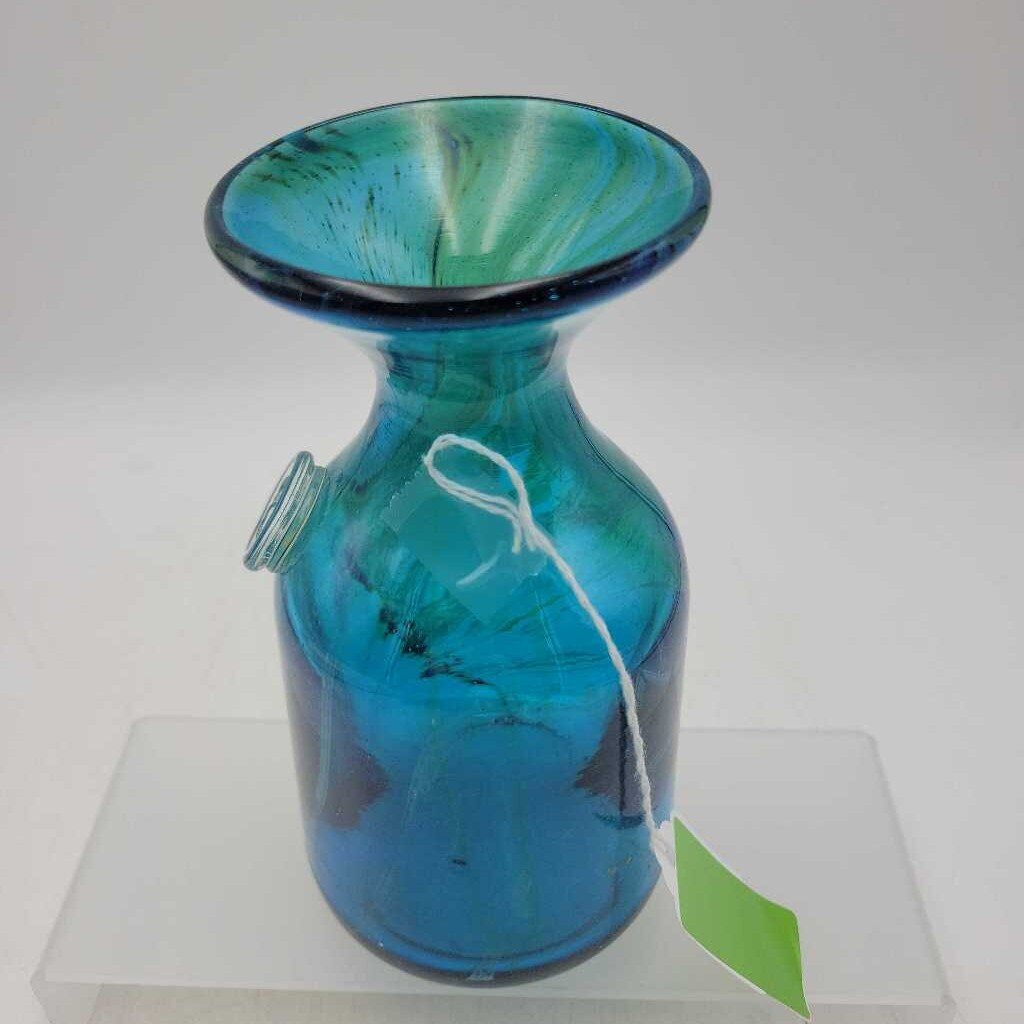 Signed Art Glass vase (DEB)