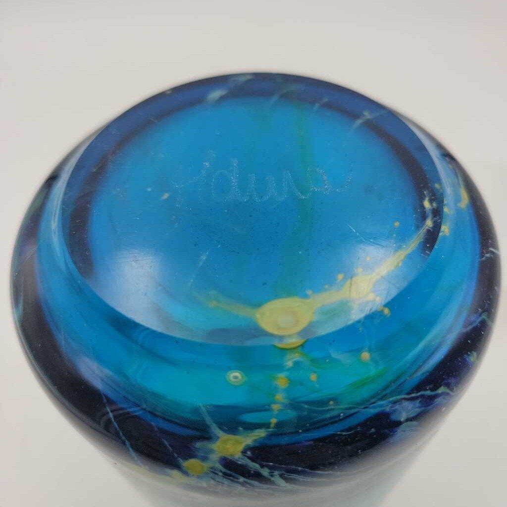Signed Art Glass vase (DEB)