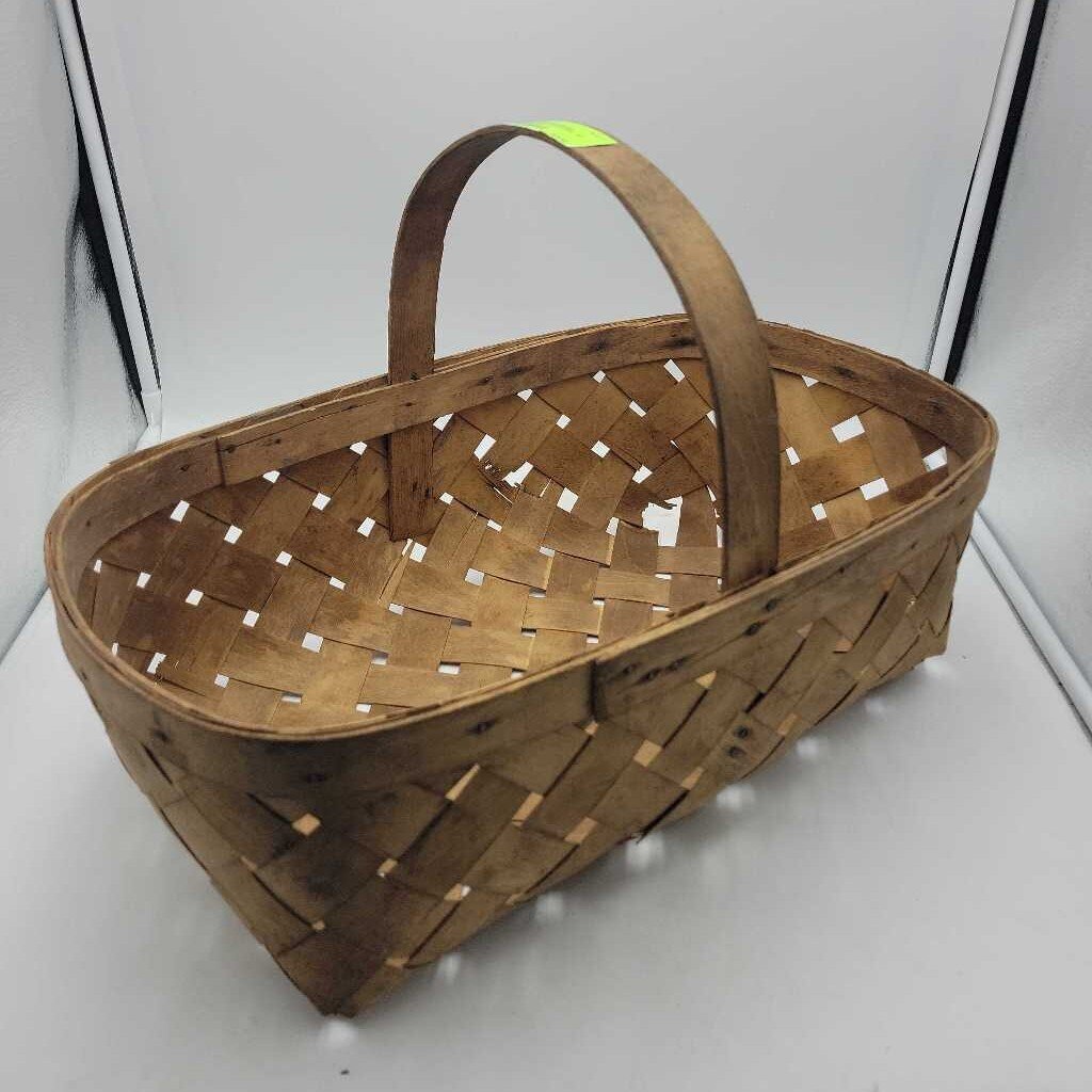 Antique Basket w/Handle (YVO) (604)