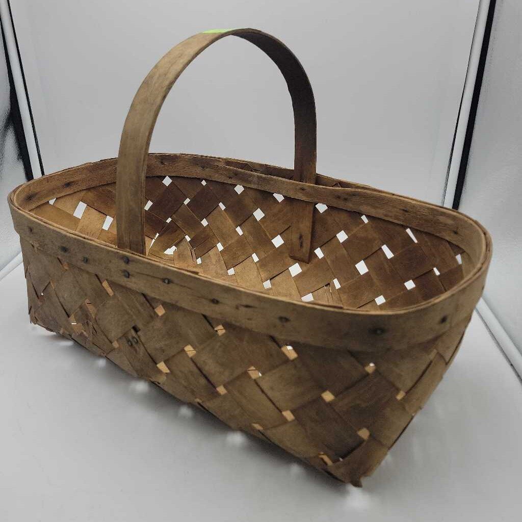 Antique Basket w/Handle (YVO) (604)