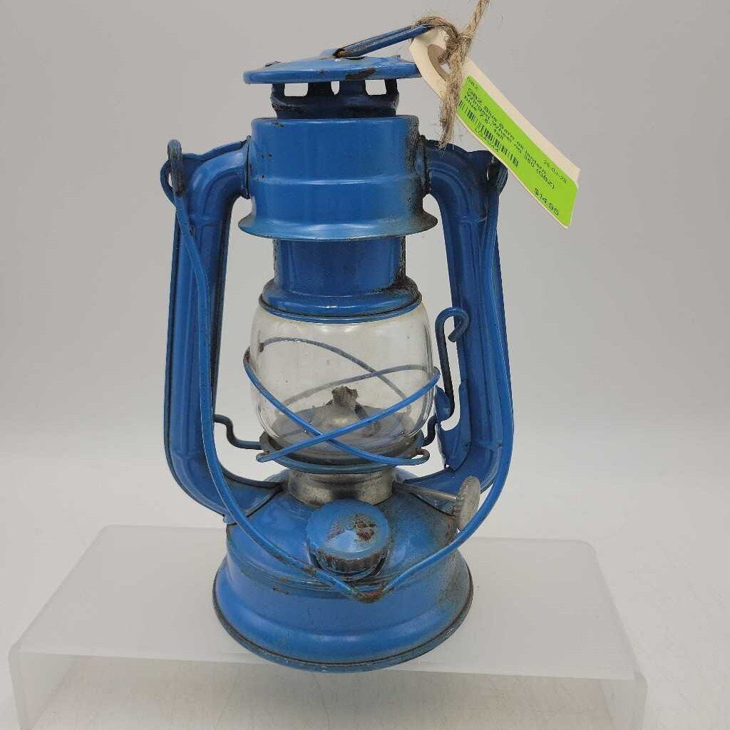 Blue Barn oil lantern, Winged Wheel no 350 (GBZ)