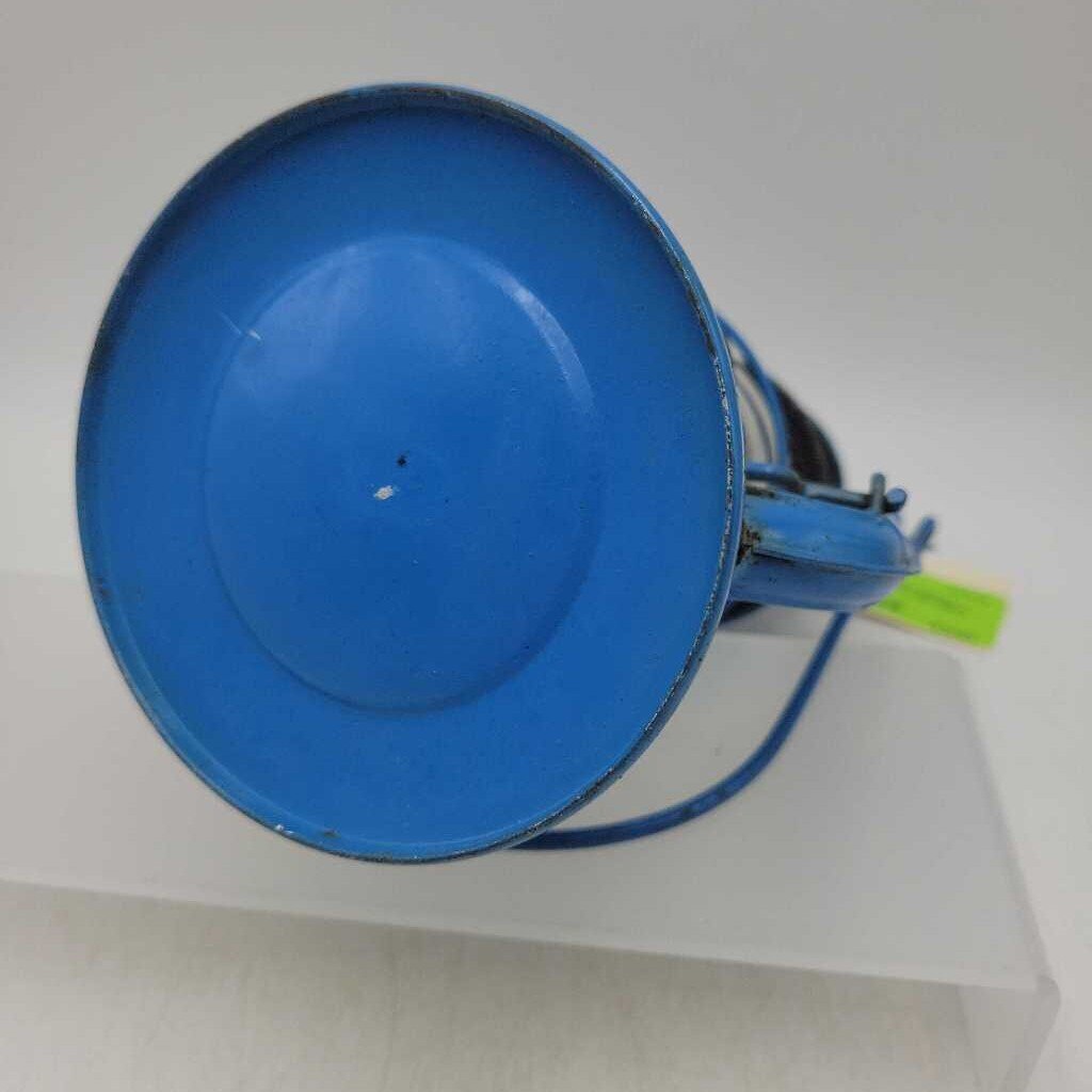 Blue Barn oil lantern, Winged Wheel no 350 (GBZ)