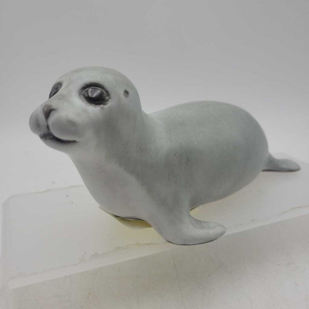 Vintage Anderson Pottery Baby Seal (OH)