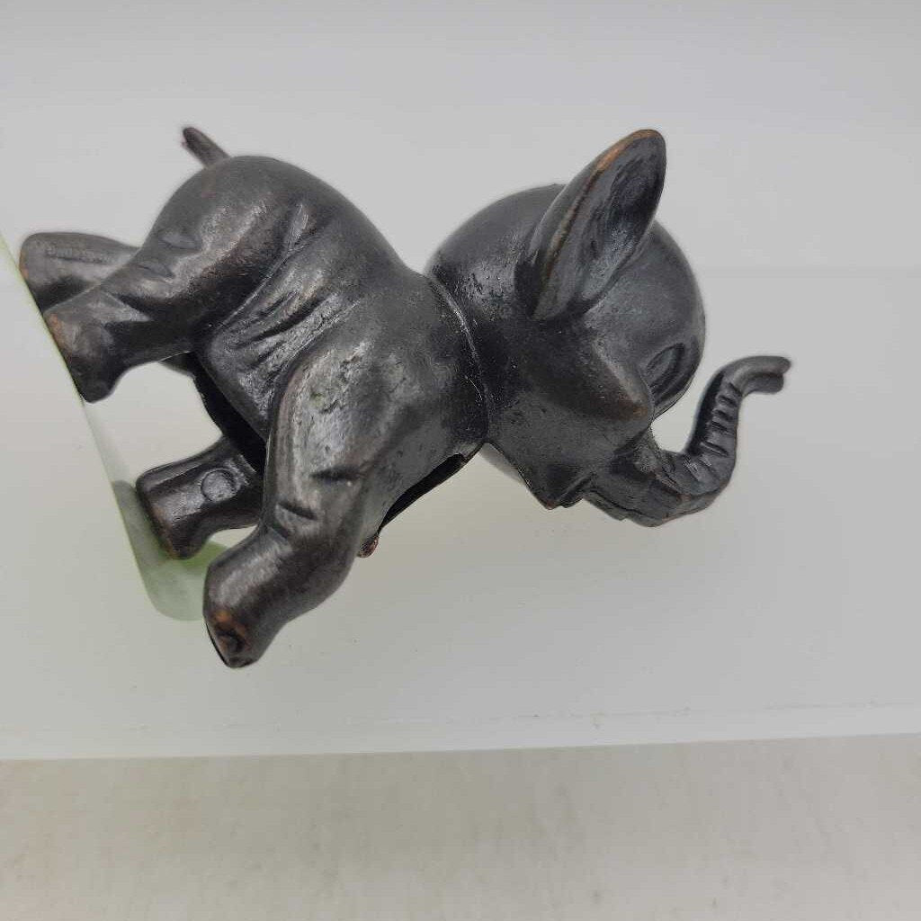 Baby Elephant Pencil sharpener (JAS)
