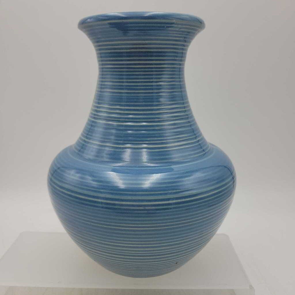 McCoy Pottery Vase 5012 (YVO) (605)