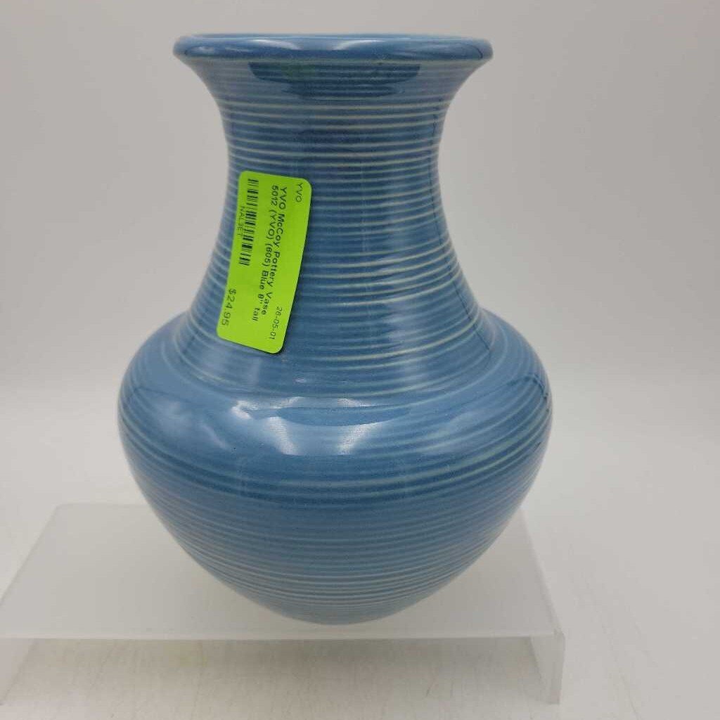 McCoy Pottery Vase 5012 (YVO) (605)
