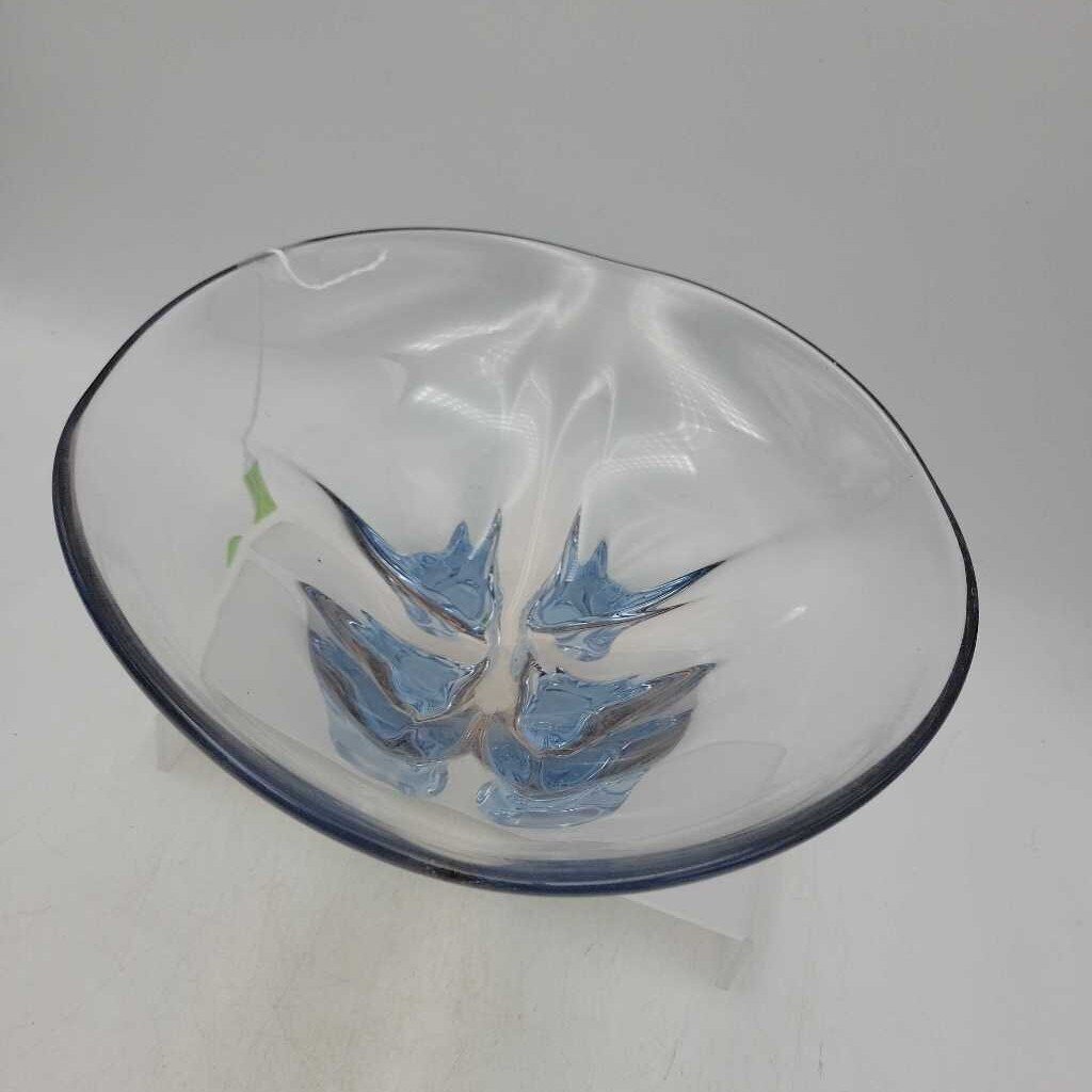 Art Glass Footed MCM vase (DEB)