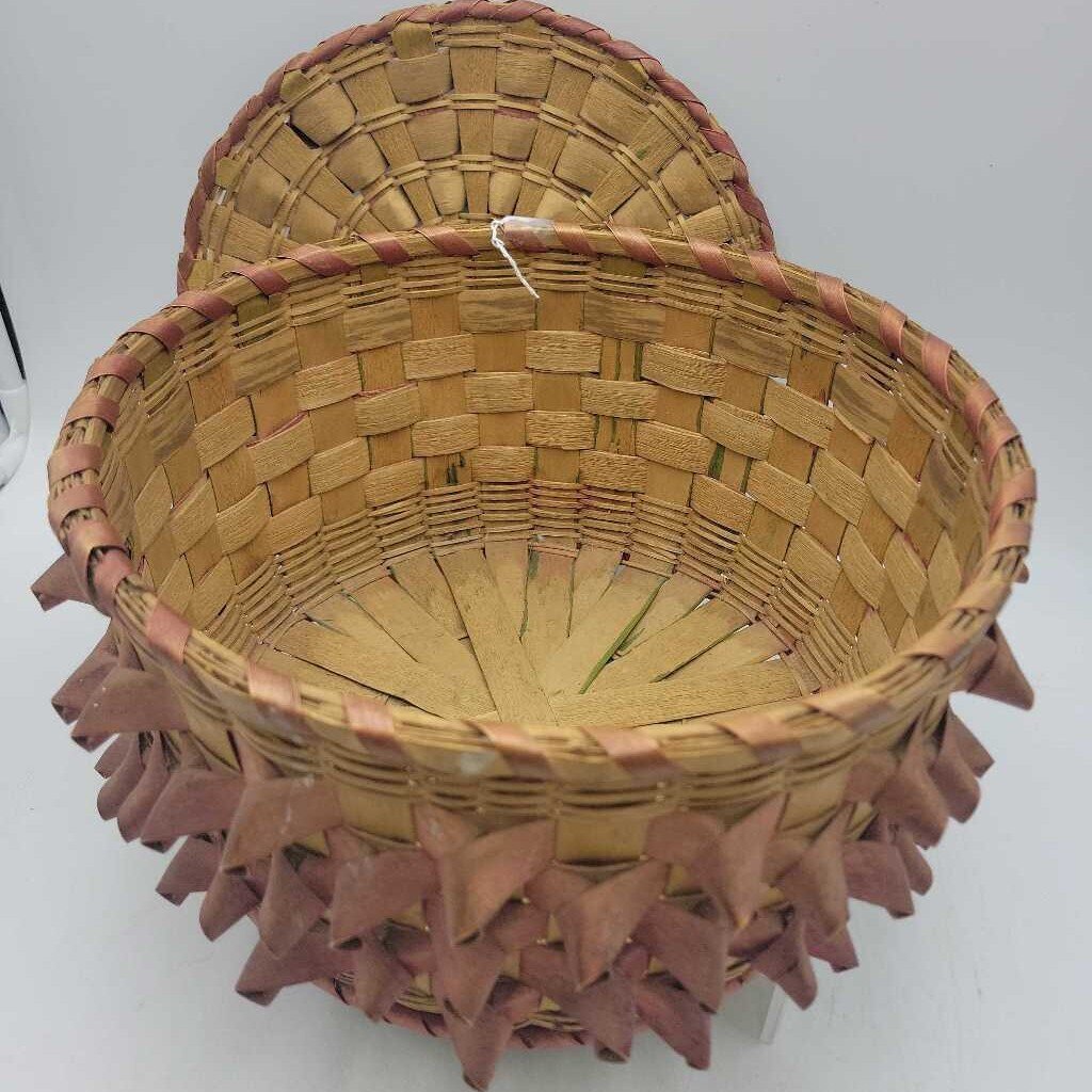 Native Covered Basket (DEB)