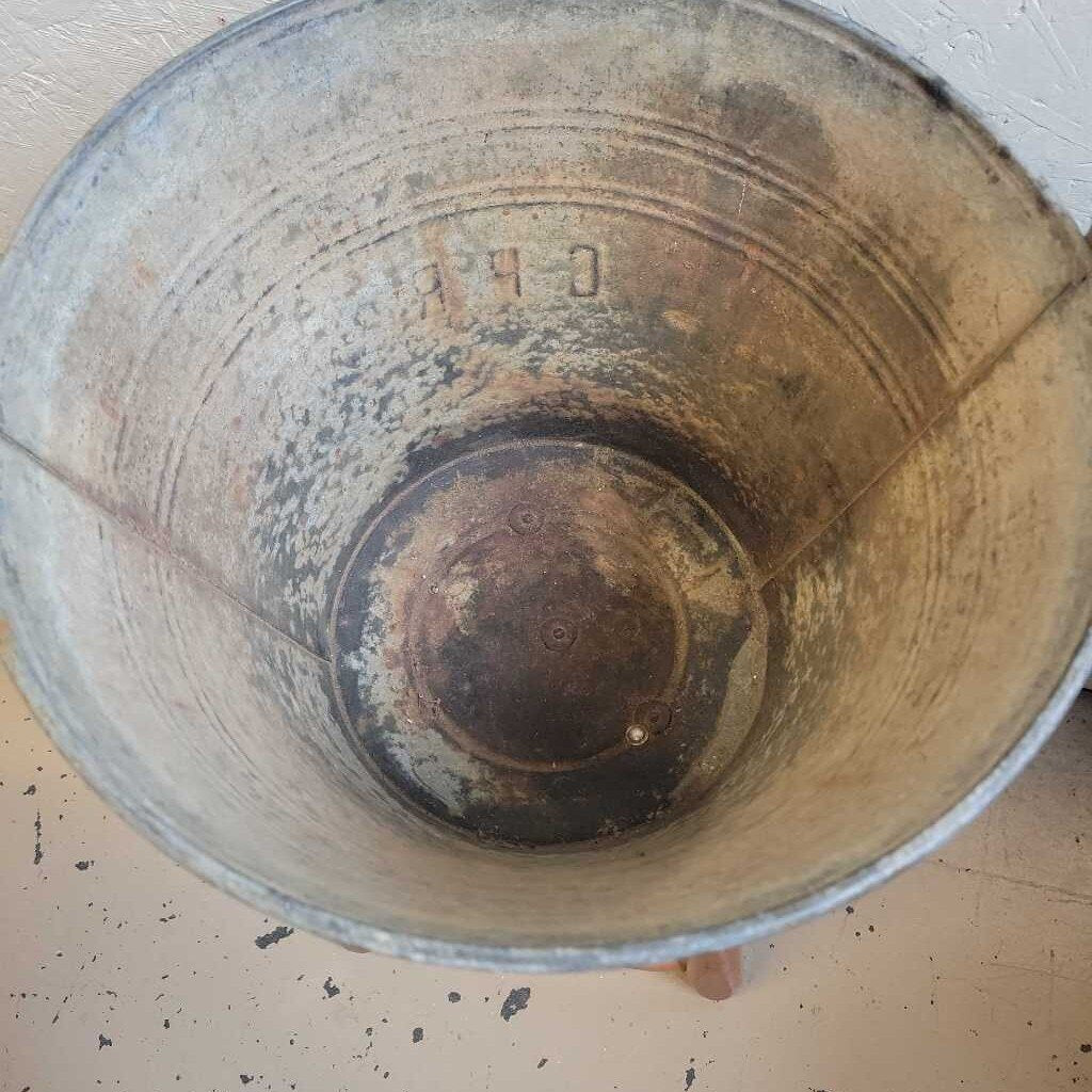 Vintage repaired CPR Railway Pail Bucket (DS) 1627