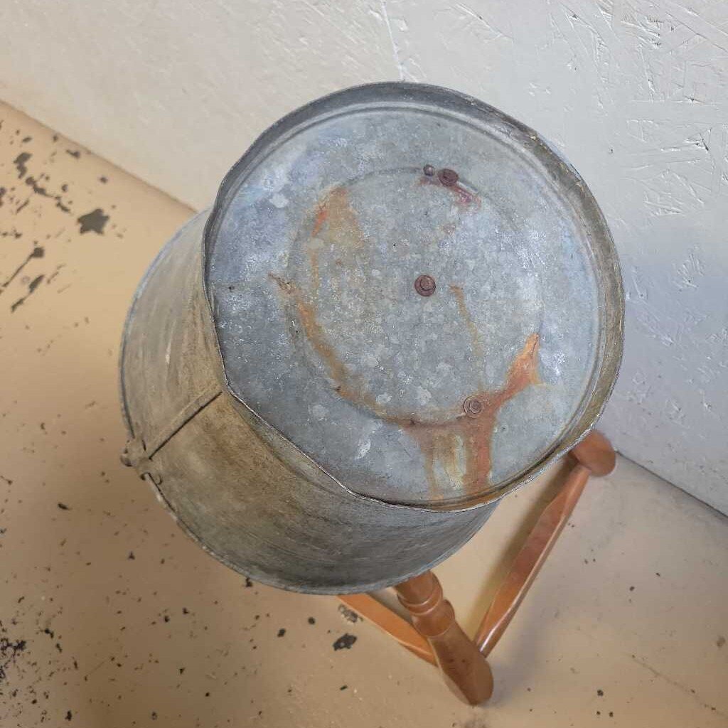 Vintage repaired CPR Railway Pail Bucket (DS) 1627