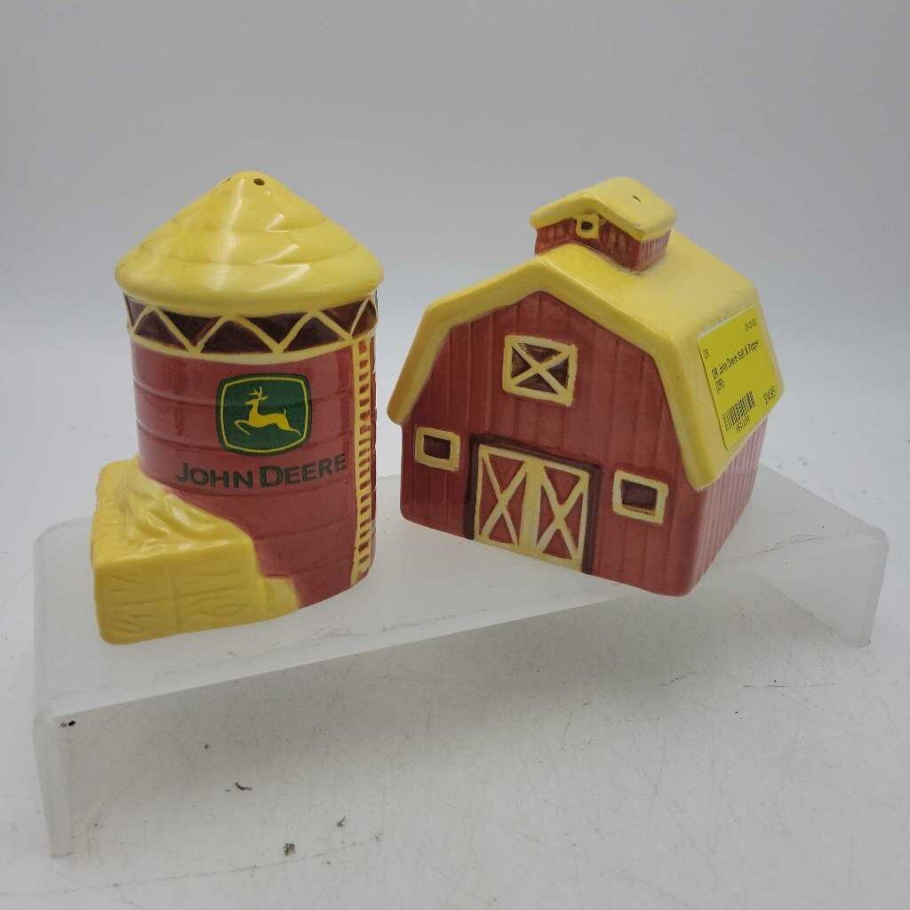John Deere Salt & Pepper (DR)
