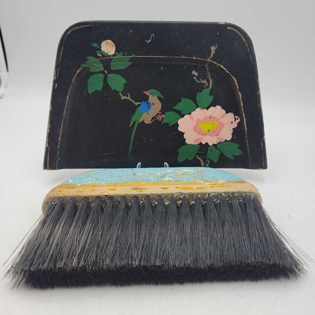 Crumb Catcher with Brush (SBG)