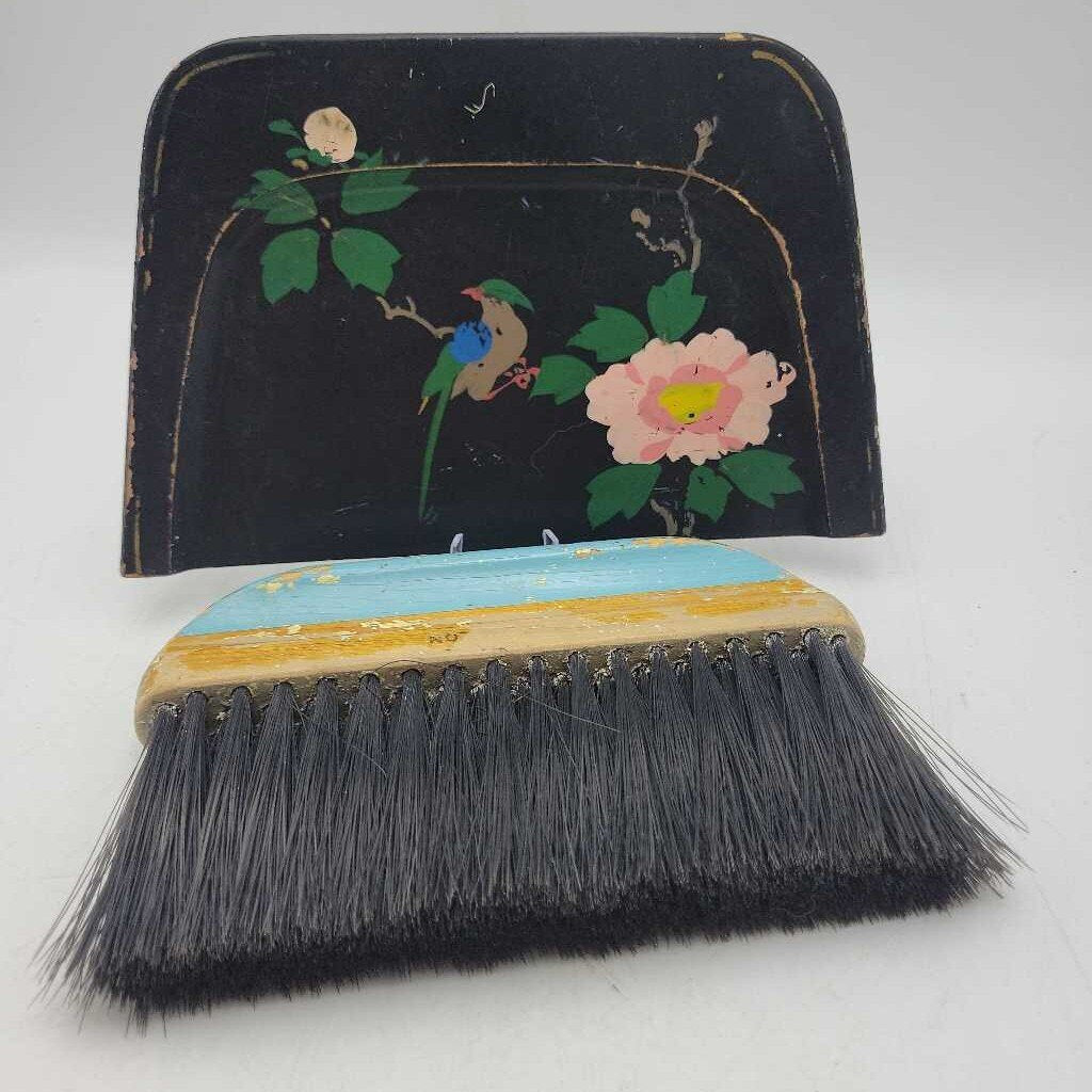 Crumb Catcher with Brush (SBG)