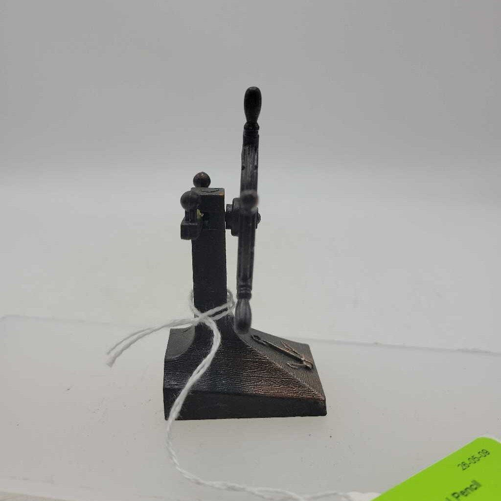 Ships Wheel Pencil sharpener (JAS)