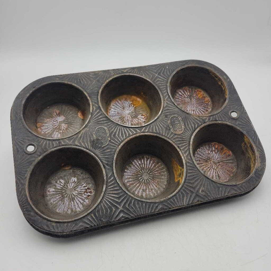 6 Cup Baking Tin, as found (TWS)