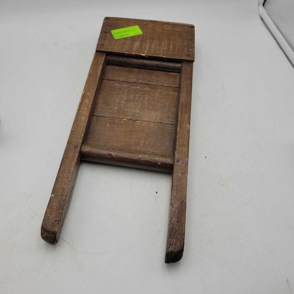 Small wooden tin Washboard (JAS)