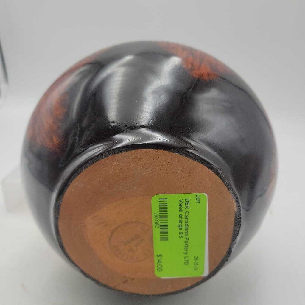 Canadiana Pottery LTD Vase