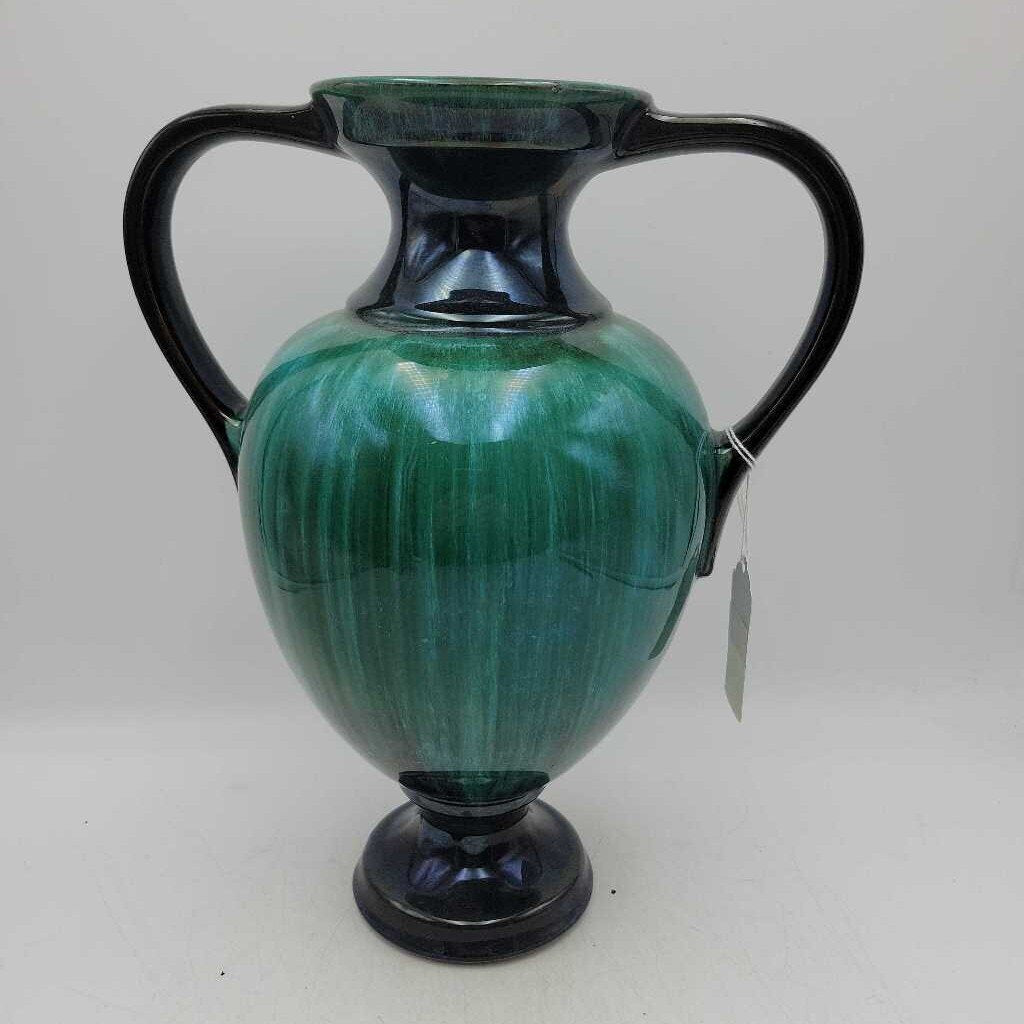 Blue mountain pottery double handed vase (RHA)