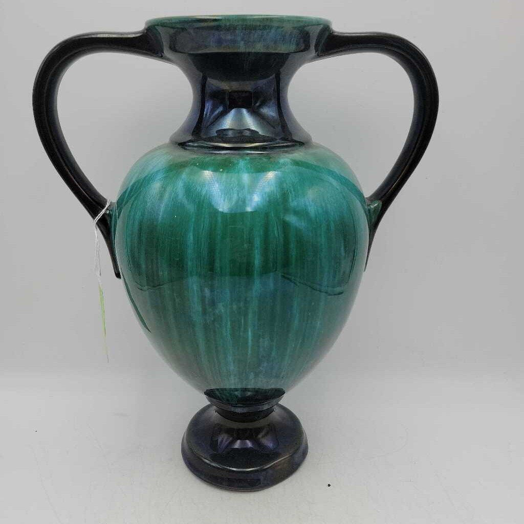 Blue mountain pottery double handed vase (RHA)