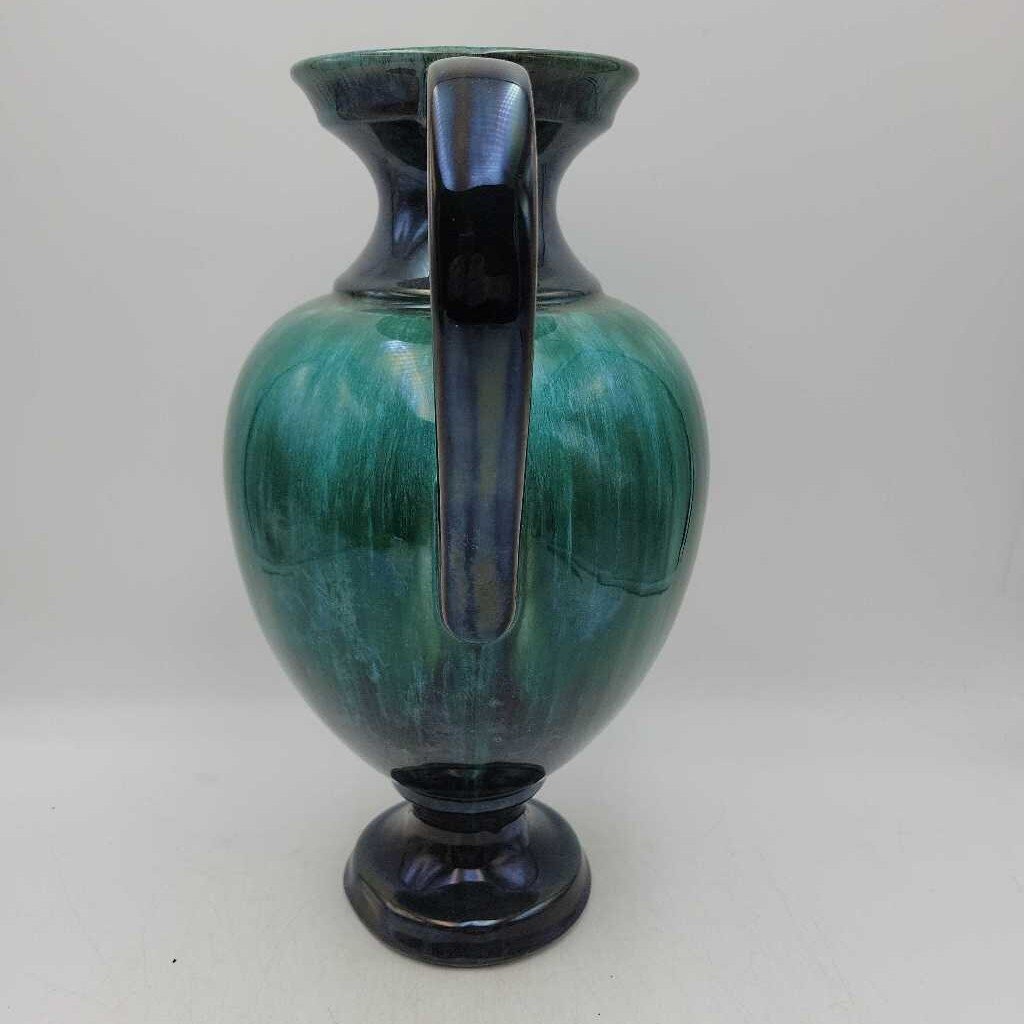 Blue mountain pottery double handed vase (RHA)