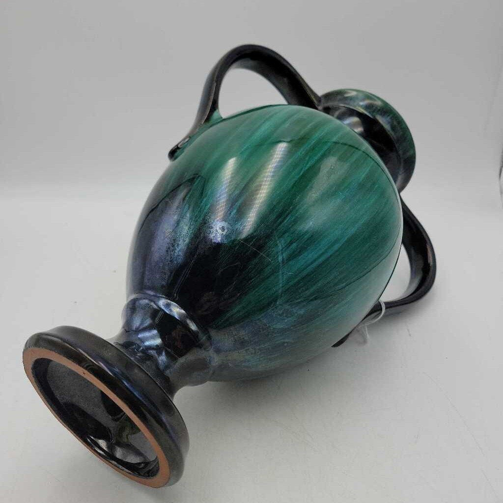 Blue mountain pottery double handed vase (RHA)