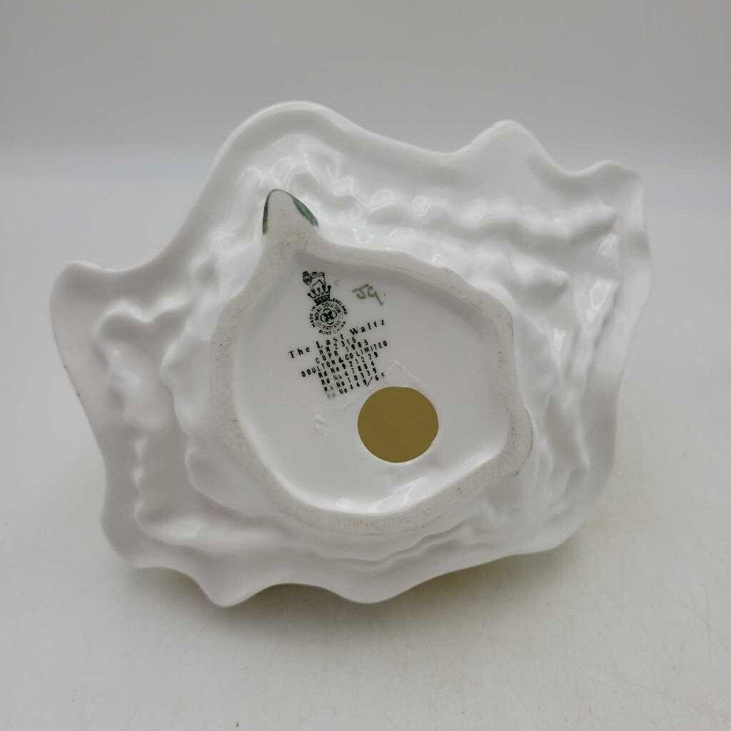 Royal Doulton "The Last Waltz" HN 2315 (YVO) 604
