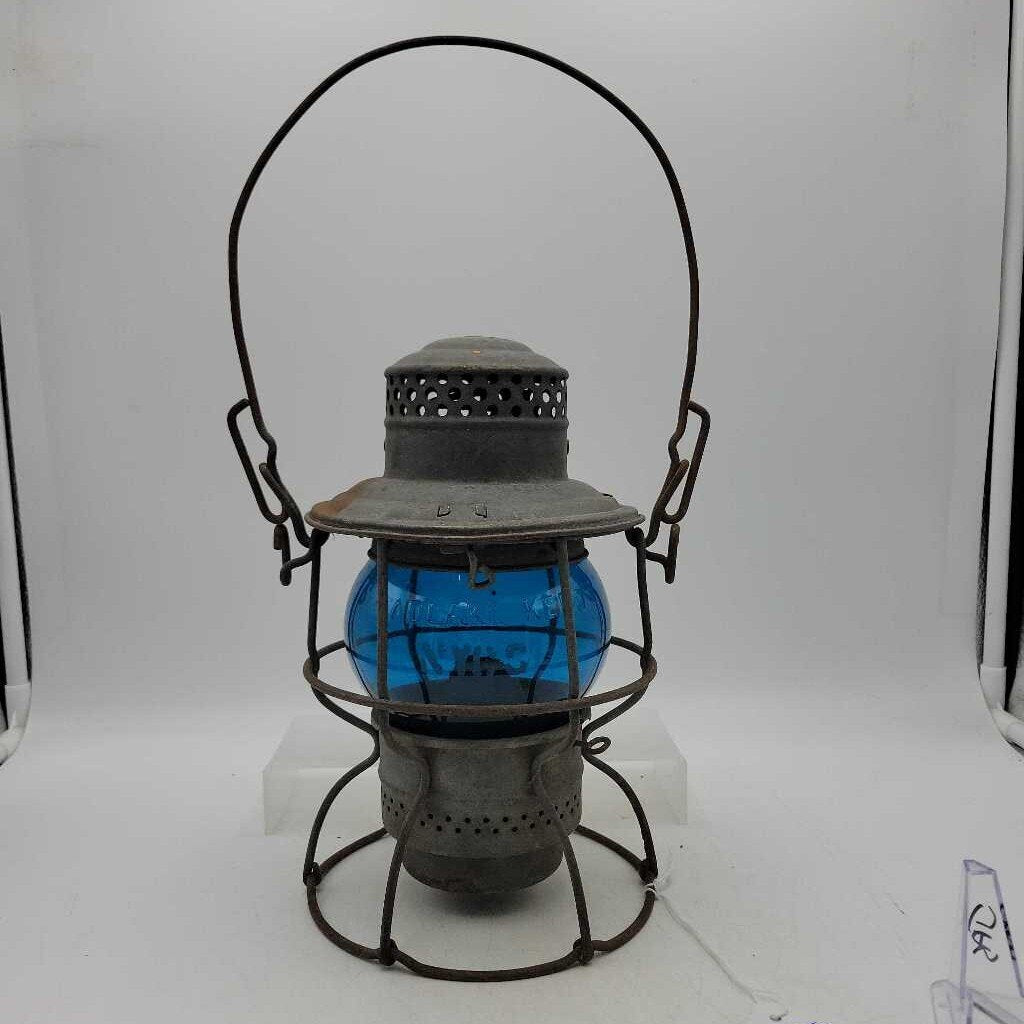 NYSC Railway, New York, Peacock Blue Shade Railway traffic lantern (JEF)