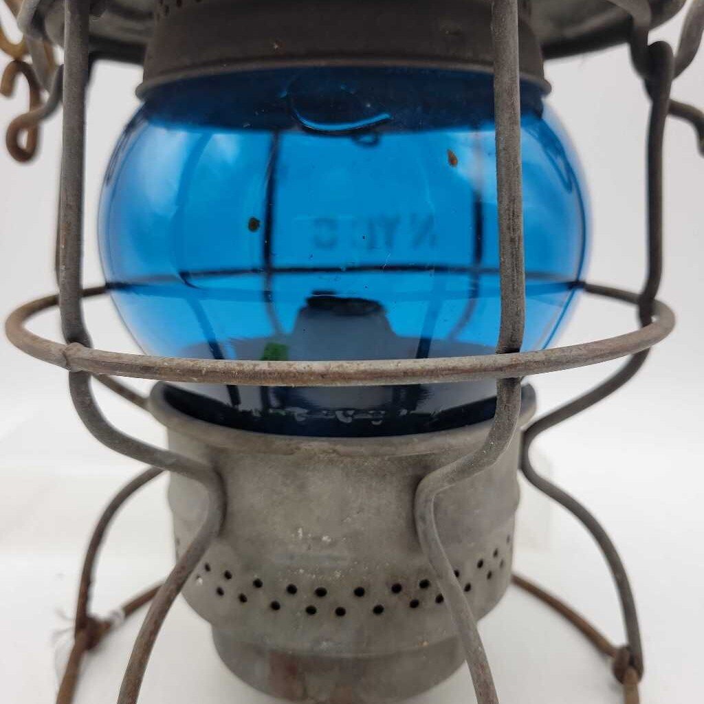 NYSC Railway, New York, Peacock Blue Shade Railway traffic lantern (JEF)