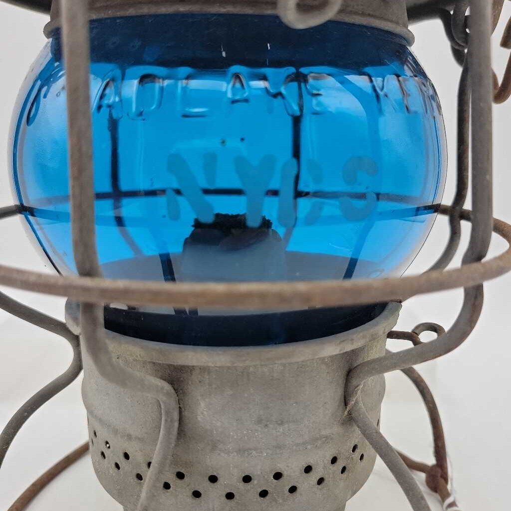 NYSC Railway, New York, Peacock Blue Shade Railway traffic lantern (JEF)