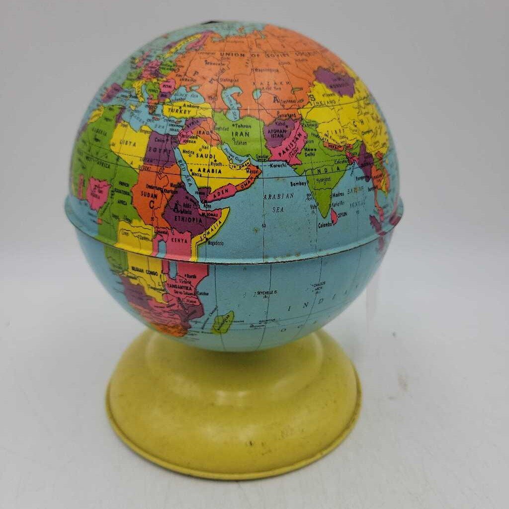 Vintage Tin world Globe coin bank (DEB)
