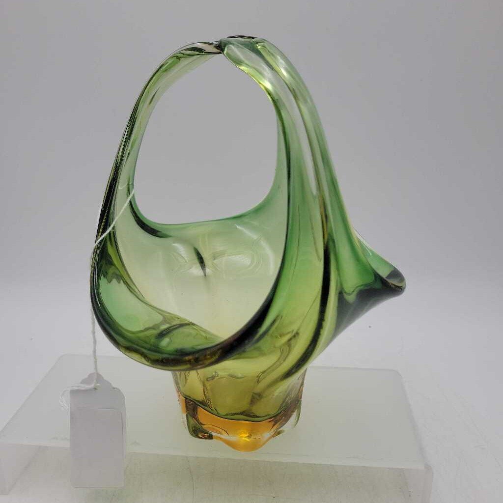 Art Glass vase (DEB)