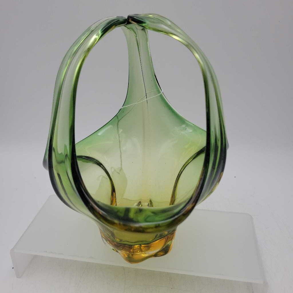 Art Glass vase (DEB)