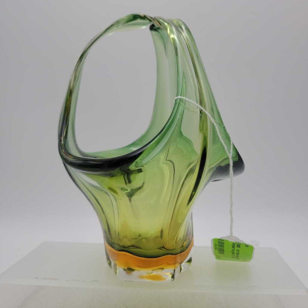 Art Glass vase (DEB)