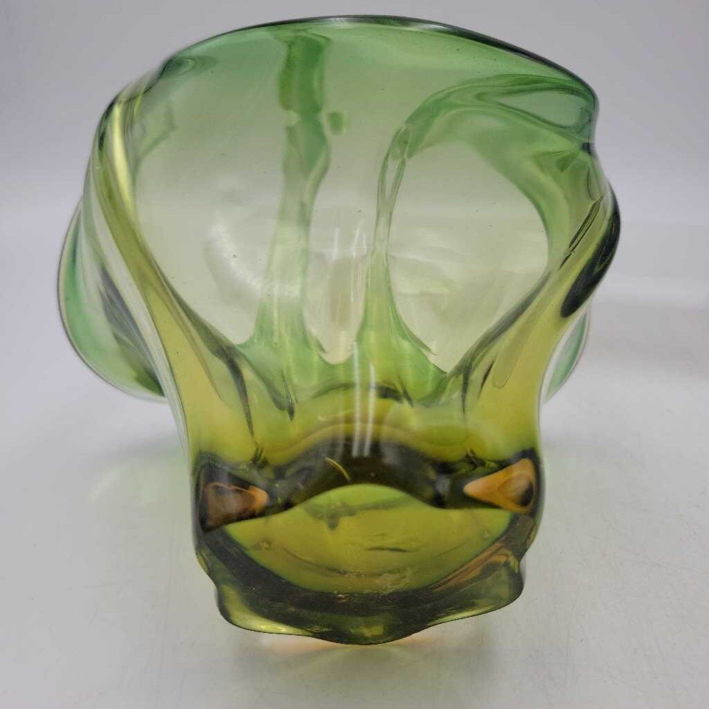Art Glass vase (DEB)