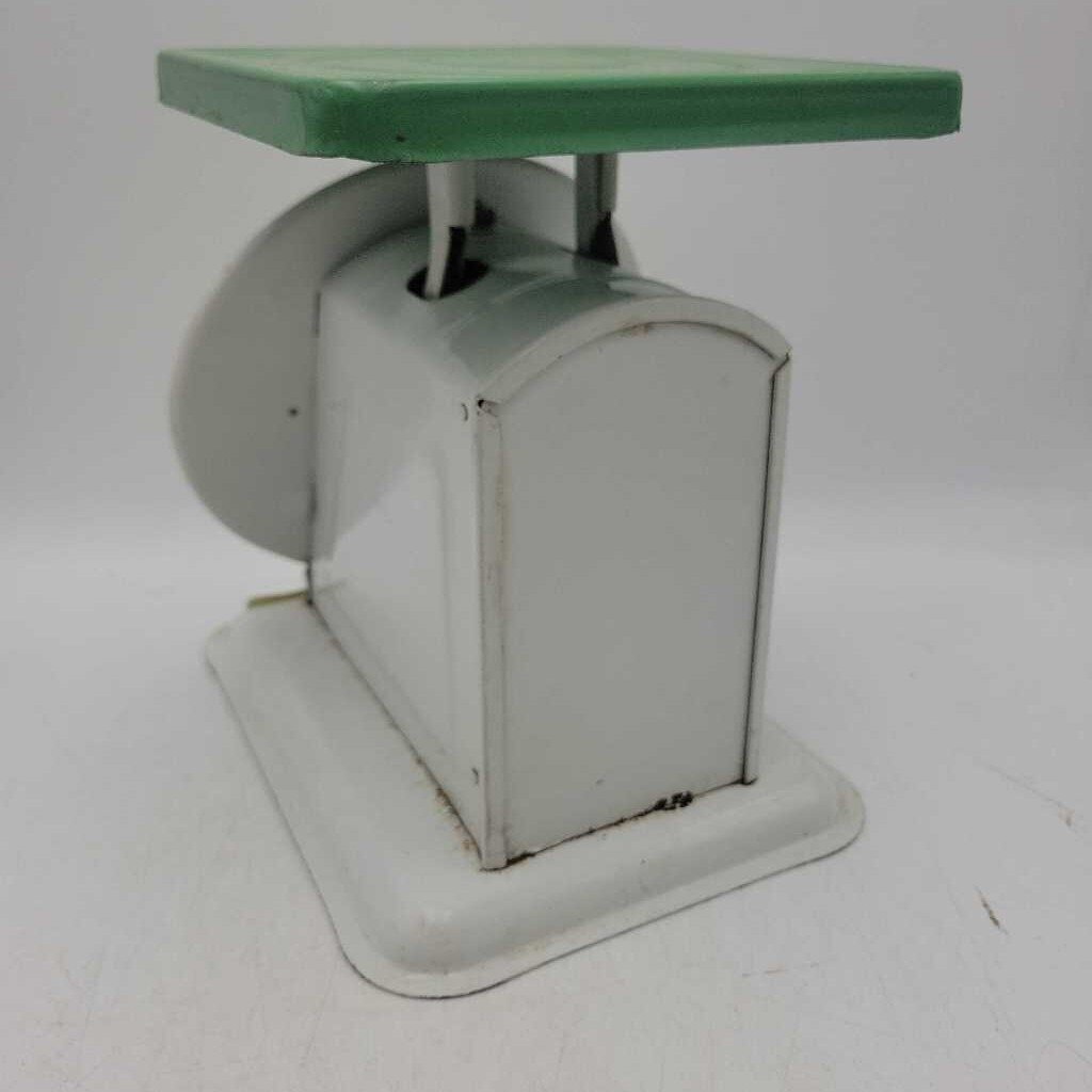 Family Scale.1950s Era (US2)