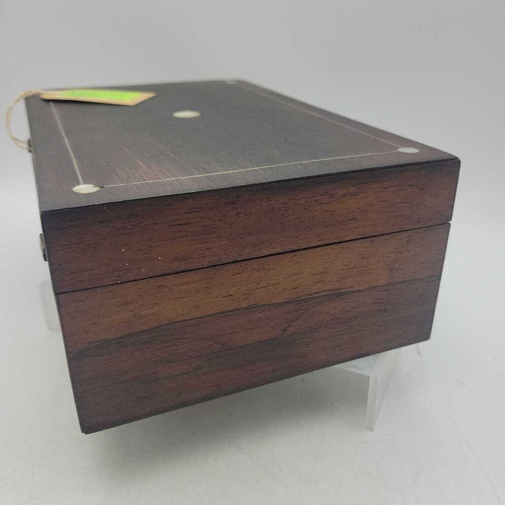 HB-Small Cedar Box MOP inlaid (HB)