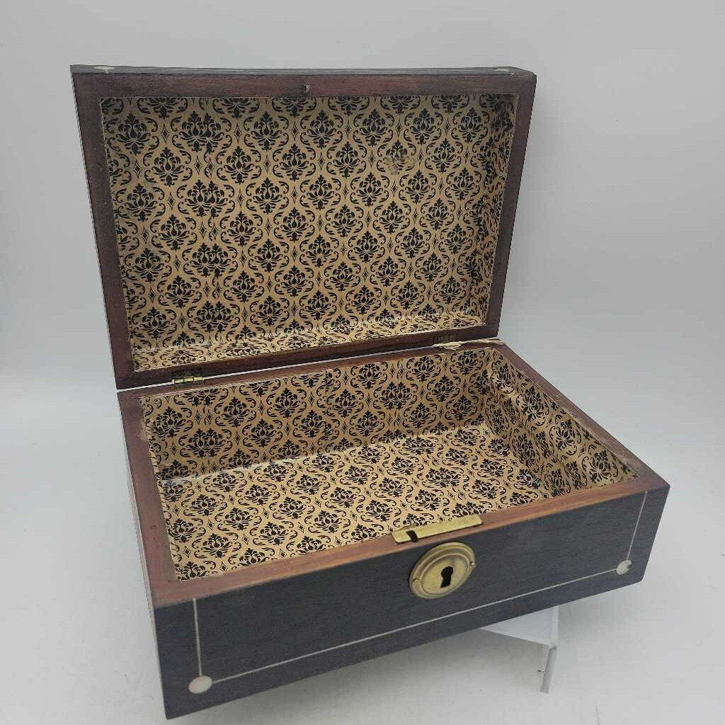 HB-Small Cedar Box MOP inlaid (HB)