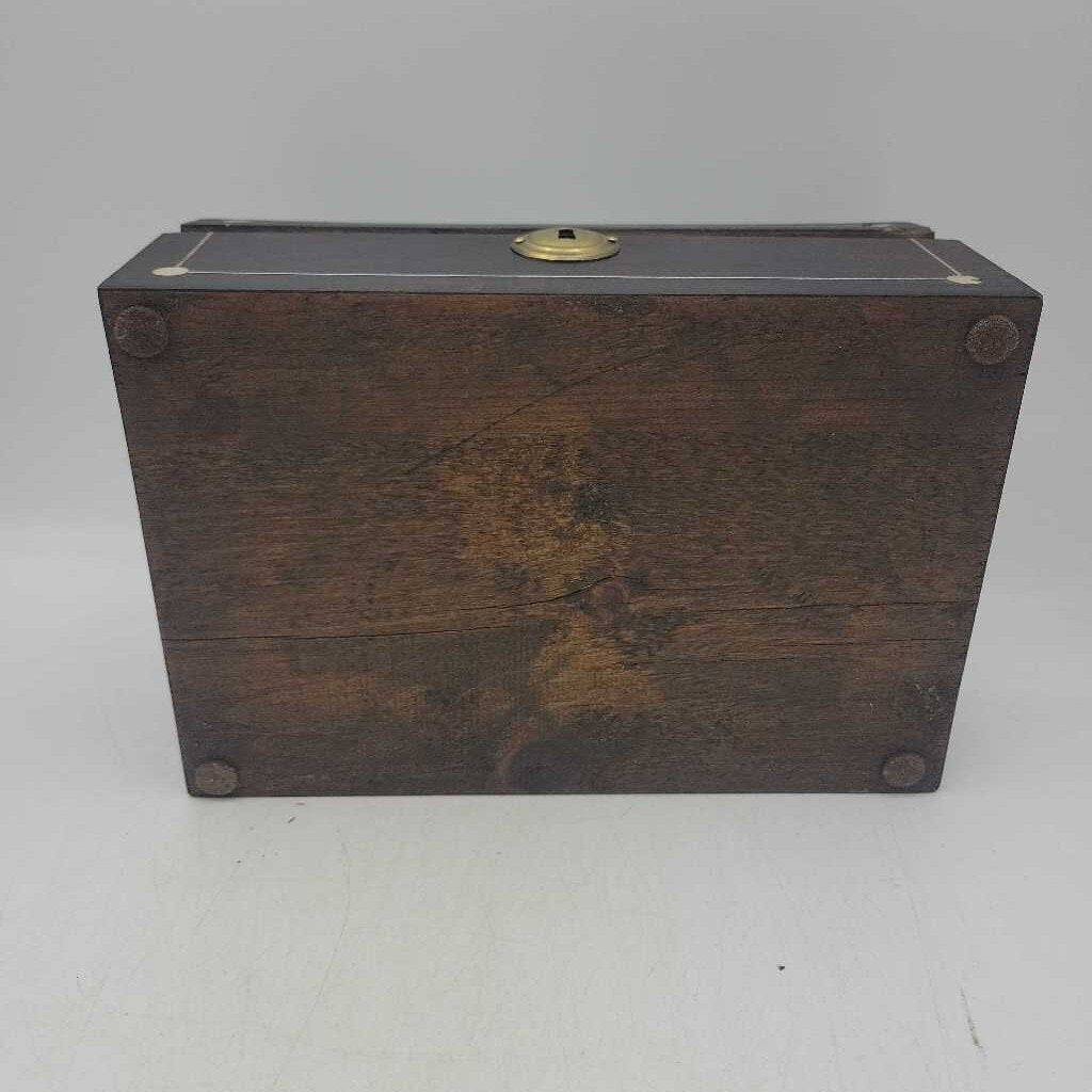 HB-Small Cedar Box MOP inlaid (HB)