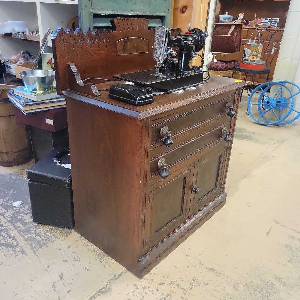 East Lake Wash Stand (YVO) (605)