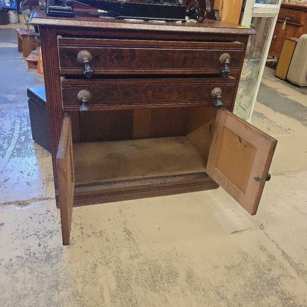 East Lake Wash Stand (YVO) (605)