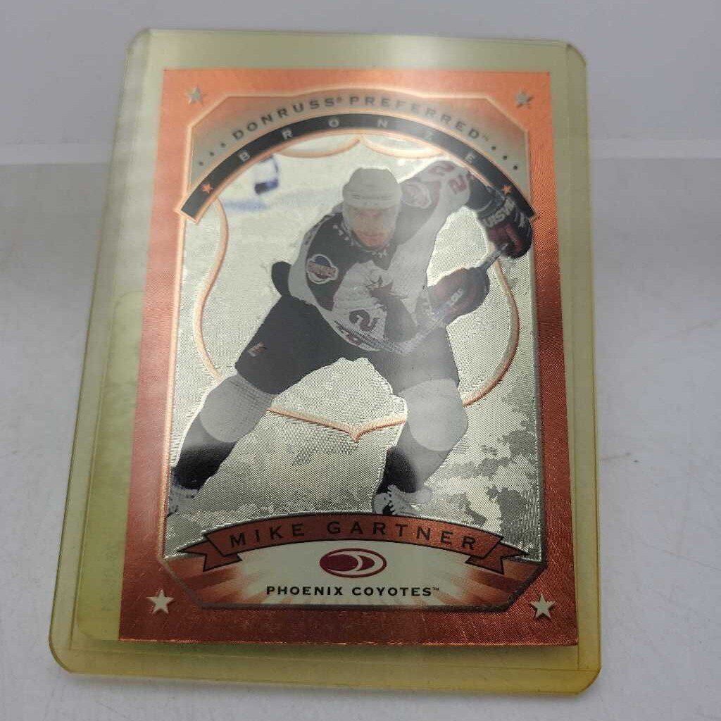 1997 98 Donruss Preferred Bronze Hockey card #47 Mike Gartner