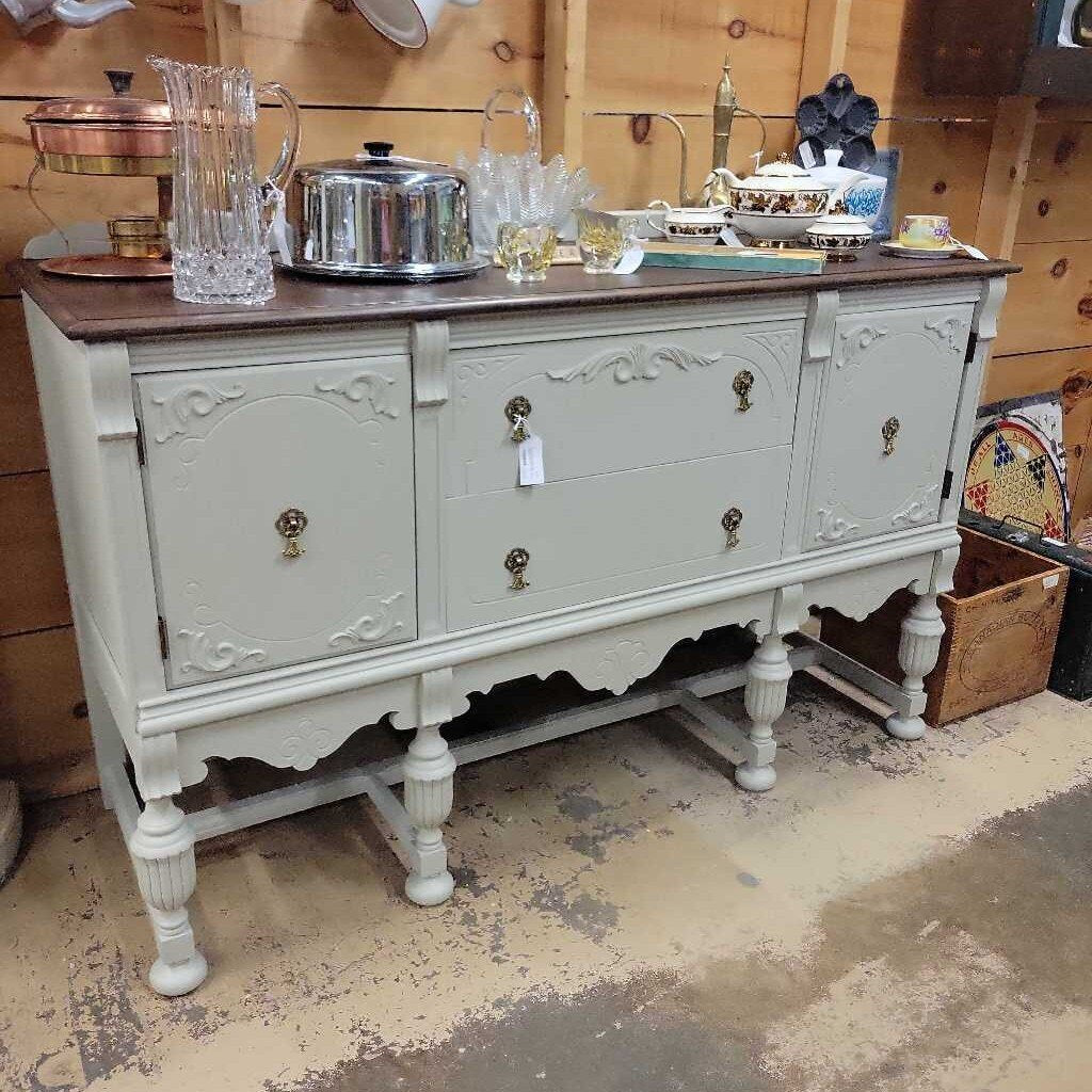 A vintage serving Sideboard-Fusion Putty (LOR)
