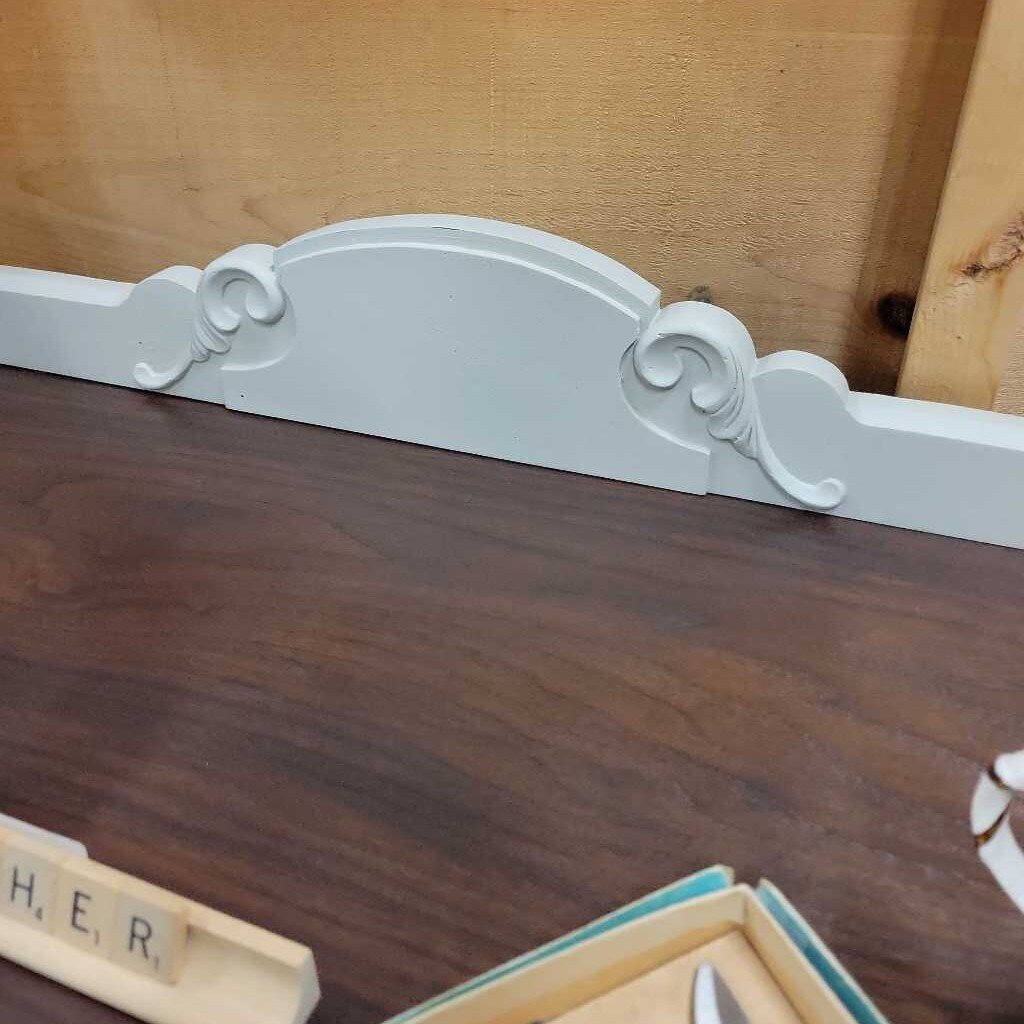 A vintage serving Sideboard-Fusion Putty (LOR)