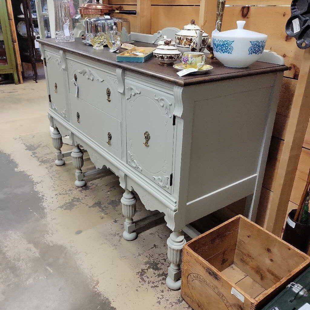 A vintage serving Sideboard-Fusion Putty (LOR)