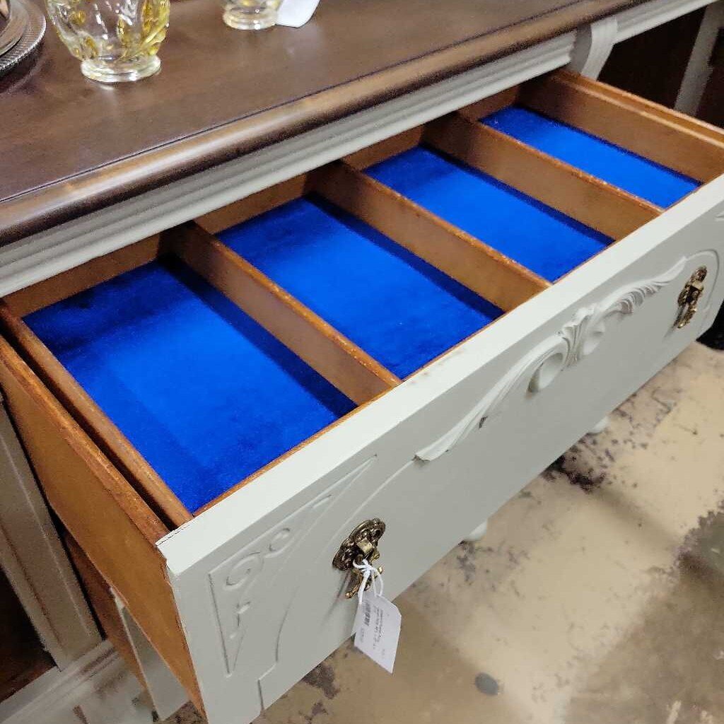 A vintage serving Sideboard-Fusion Putty (LOR)