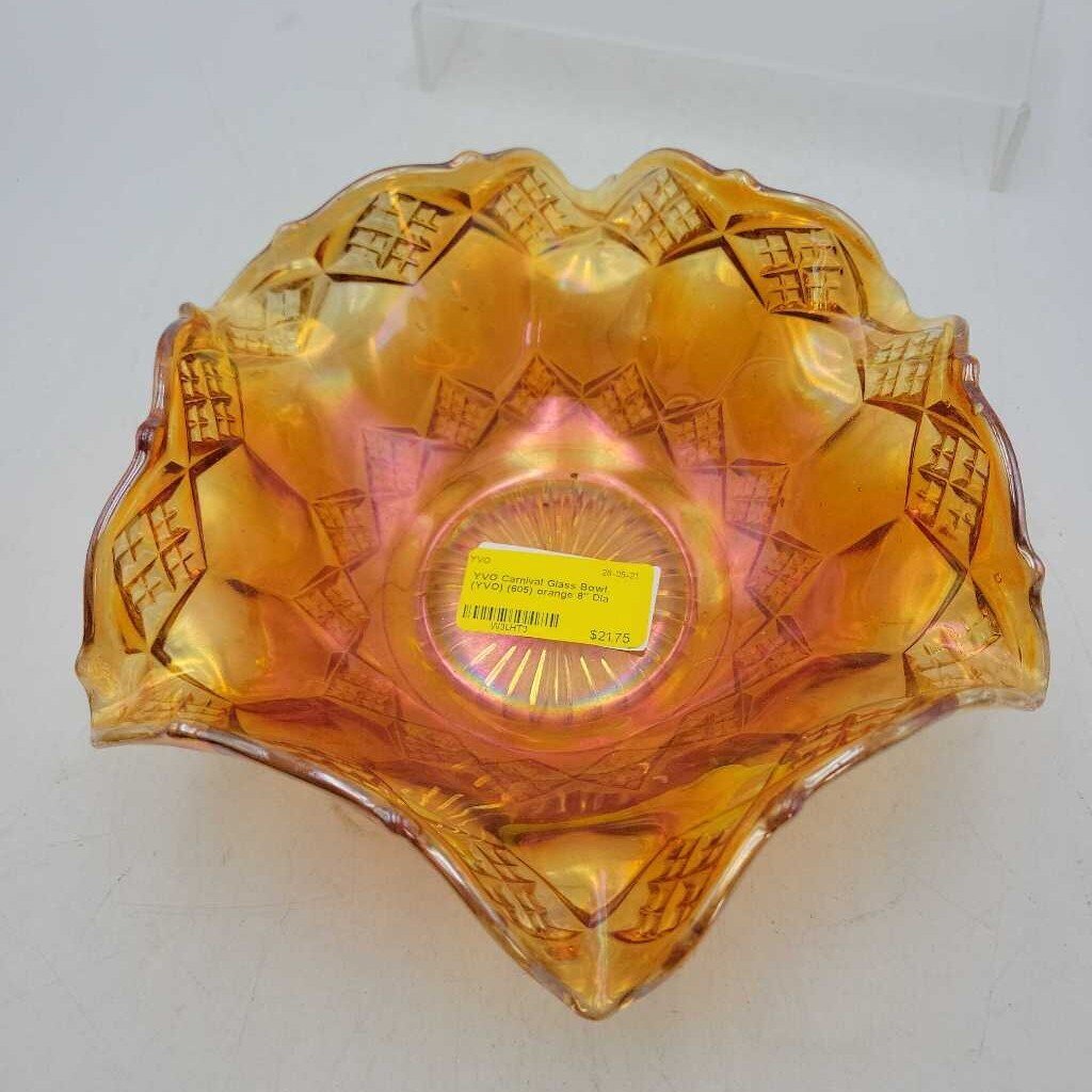 Carnival Glass Bowl (YVO) (605)