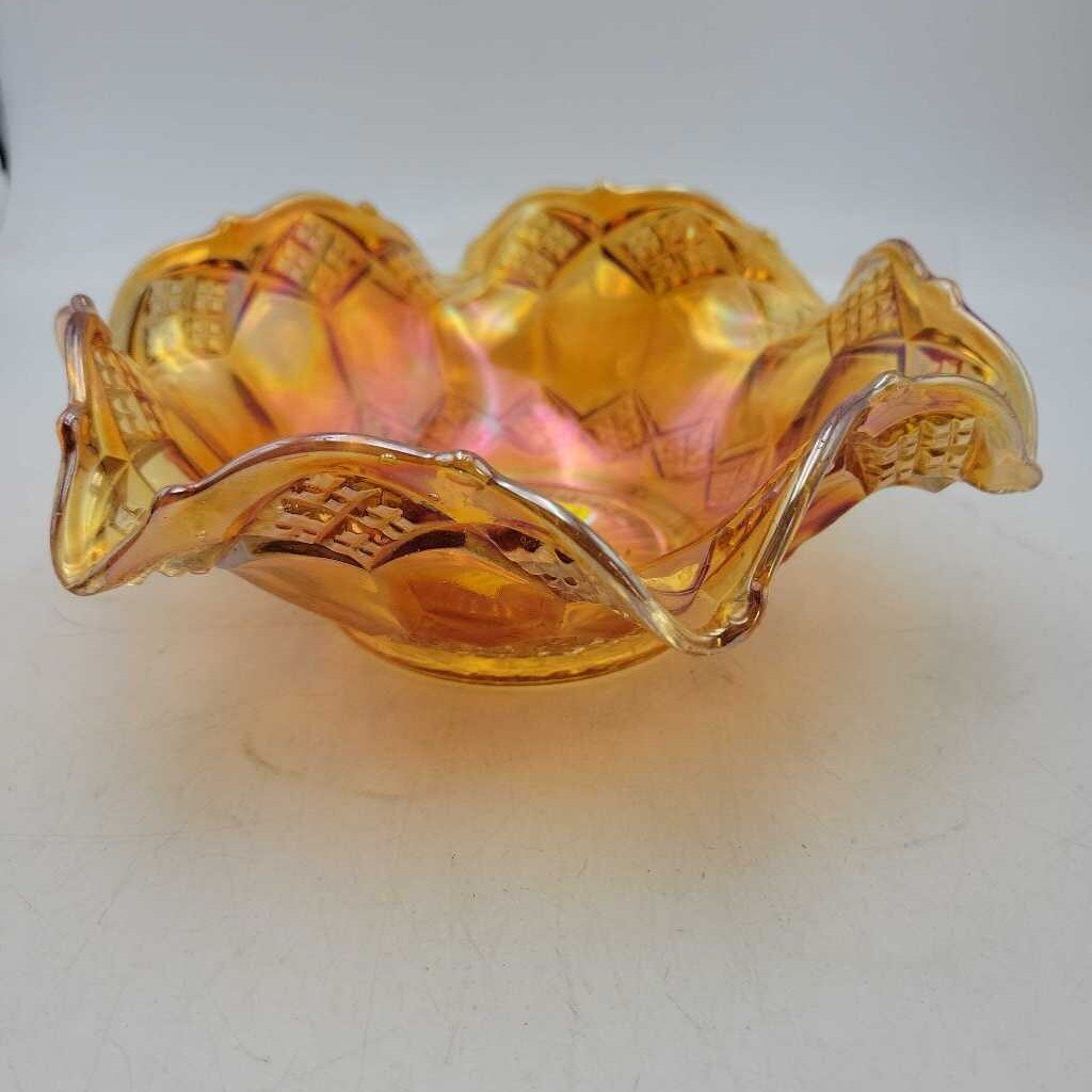 Carnival Glass Bowl (YVO) (605)