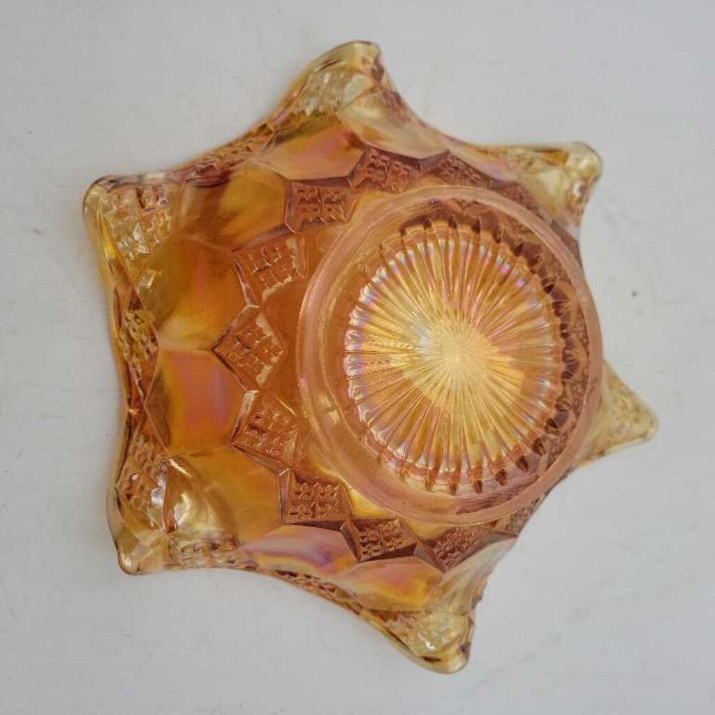 Carnival Glass Bowl (YVO) (605)
