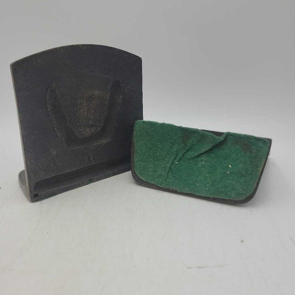Vintage Pirate carrying treasure chest Bookends (JFH)
